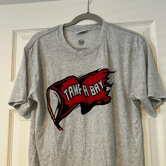 Extra Soft Tampa Bay Buccaneers Shirt - Picture 1 of 3